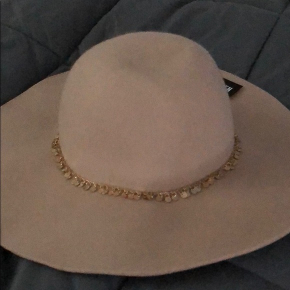 Steve Madden hat - Picture 2 of 4